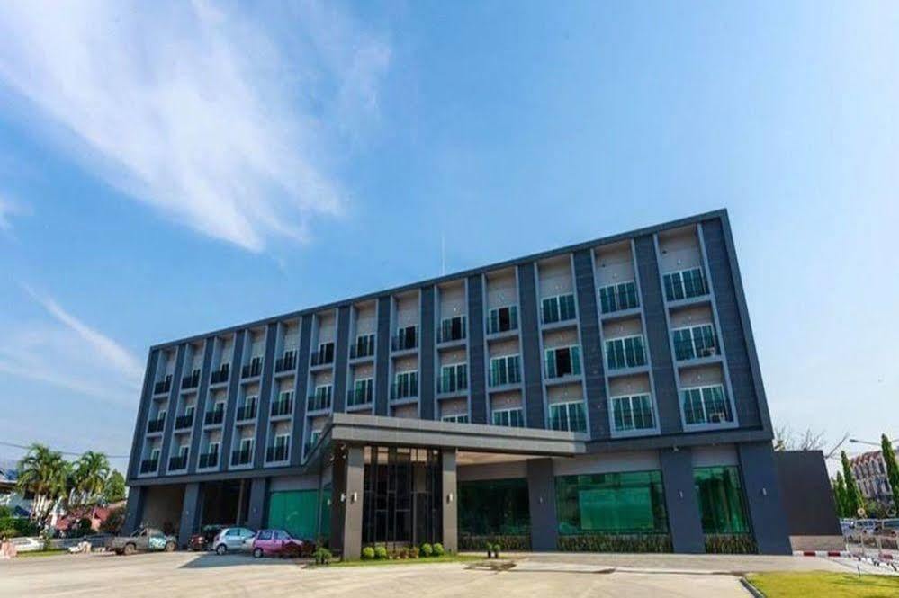 Hansanan Hotel Phitsanulok Exterior photo